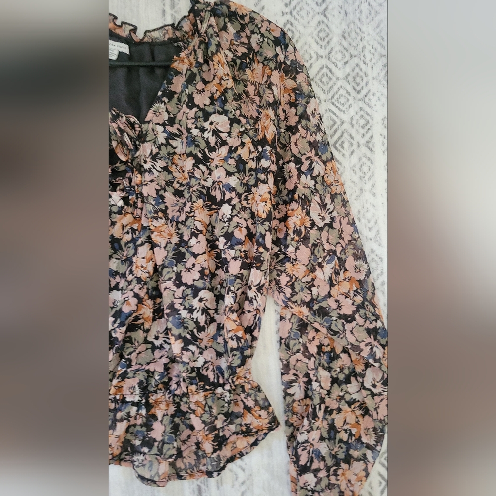 American Eagle Outfitters Floral Blouse Size S - Picture 14 of 16